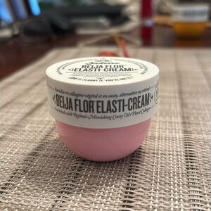 BEIJA FLOR ELASTI-CREAM
Travel-size 0.84 fl. Oz.
Unopened Brand new